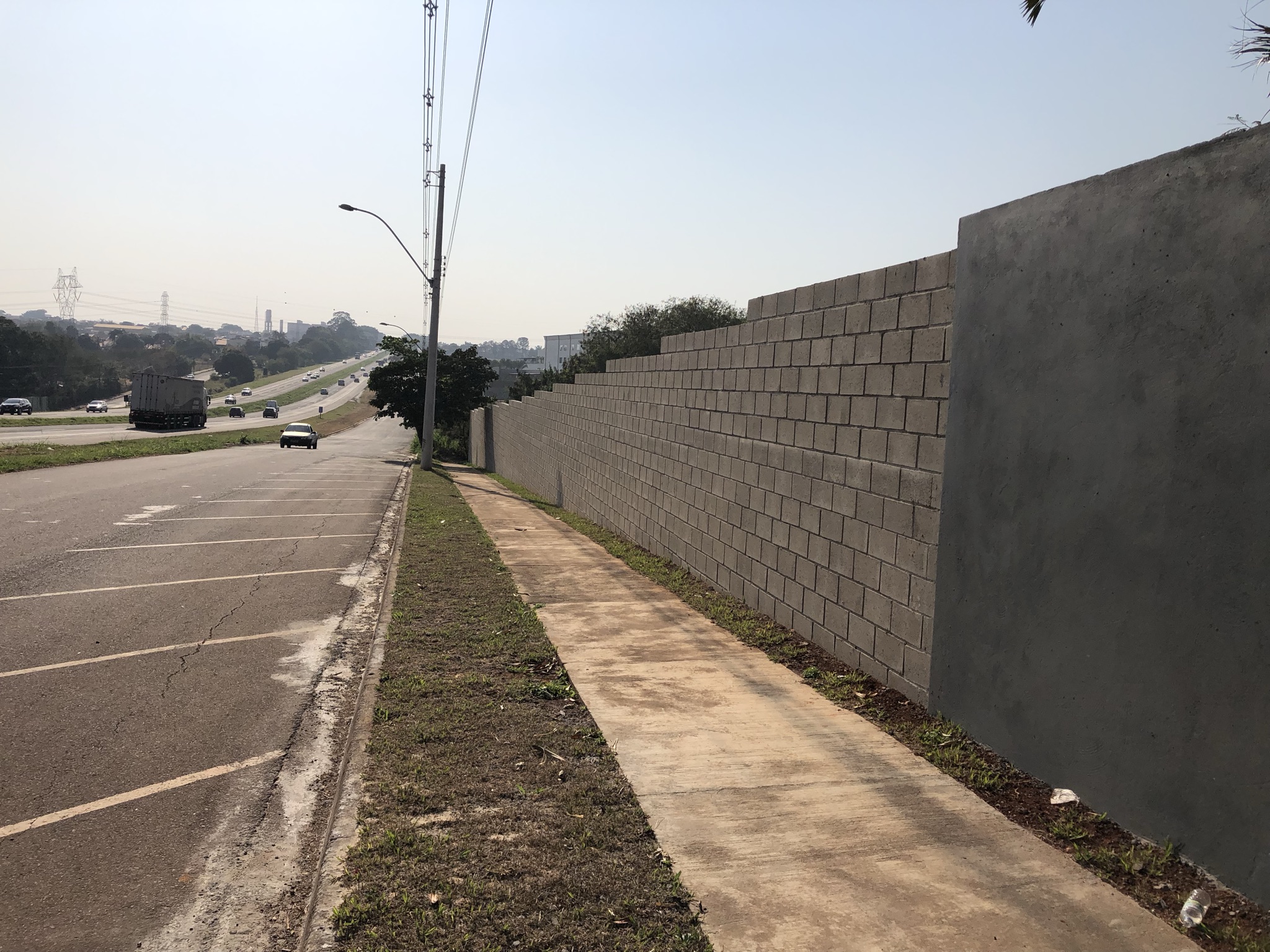 CONSTRUÇÃO DE MURO - foto 1