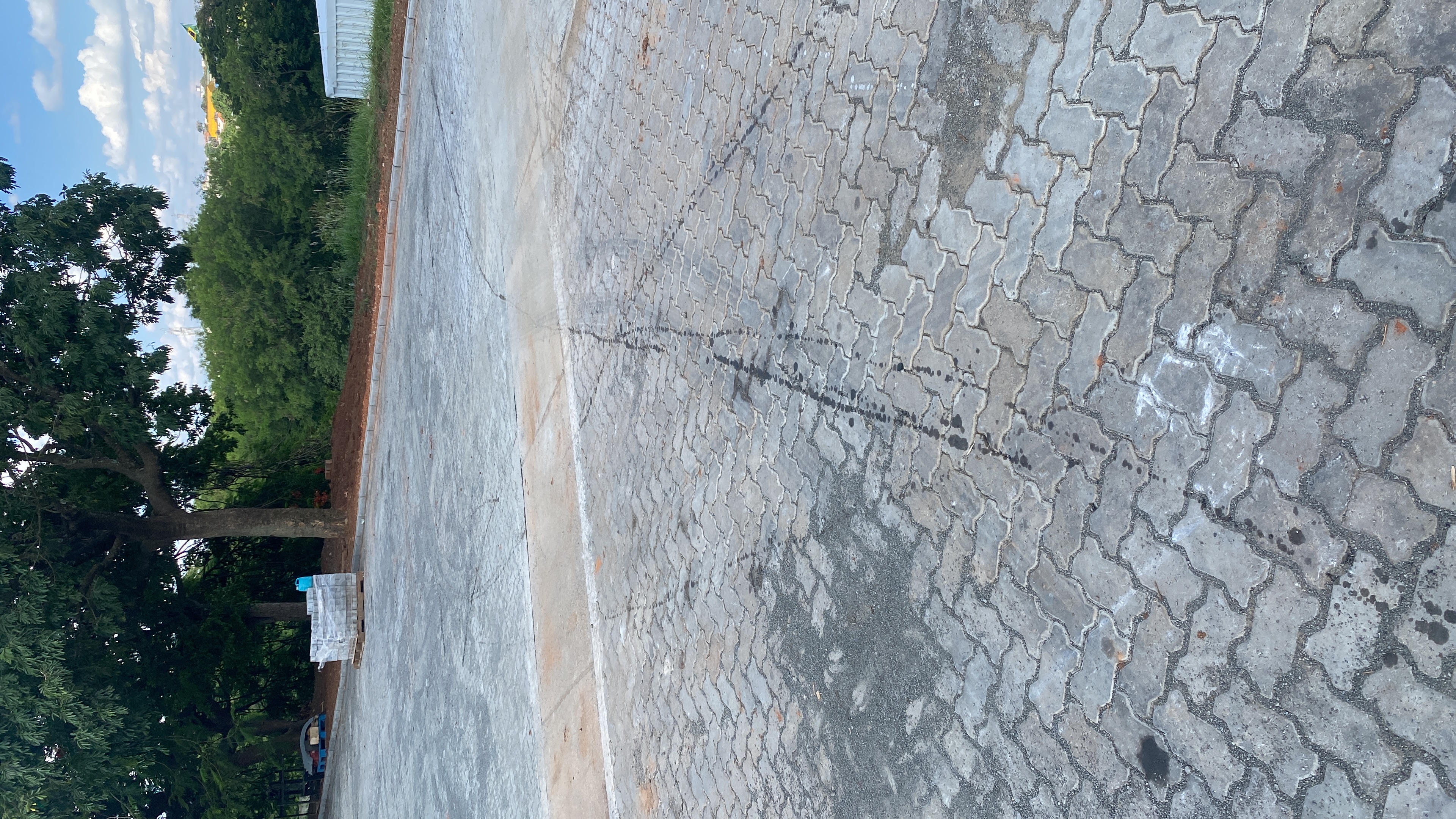 PISO INTERTRAVADO DE CONCRETO PARA TRÁFEGO PESADO - foto 3