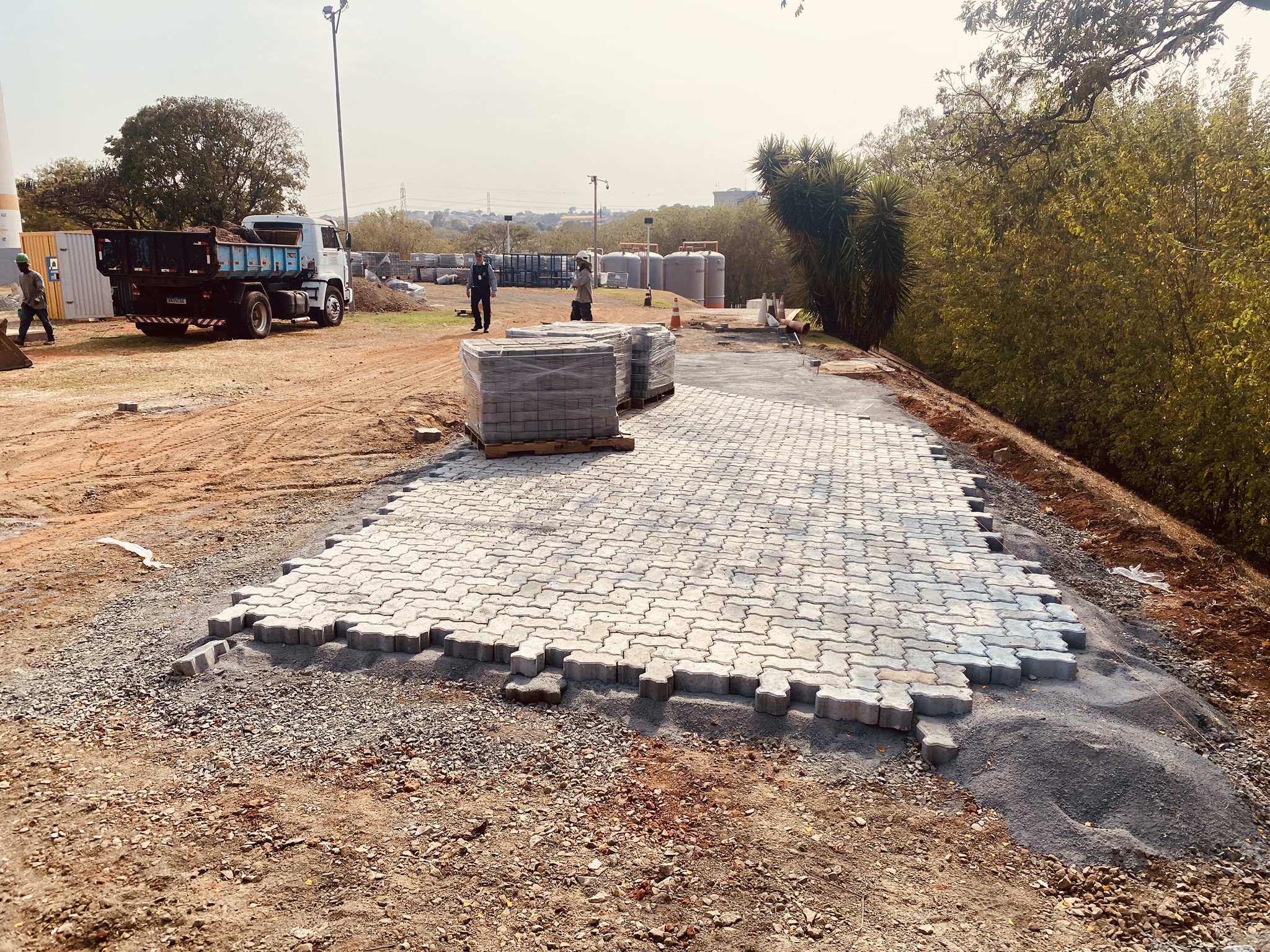 PISO INTERTRAVADO DE CONCRETO PARA TRÁFEGO PESADO - foto 14