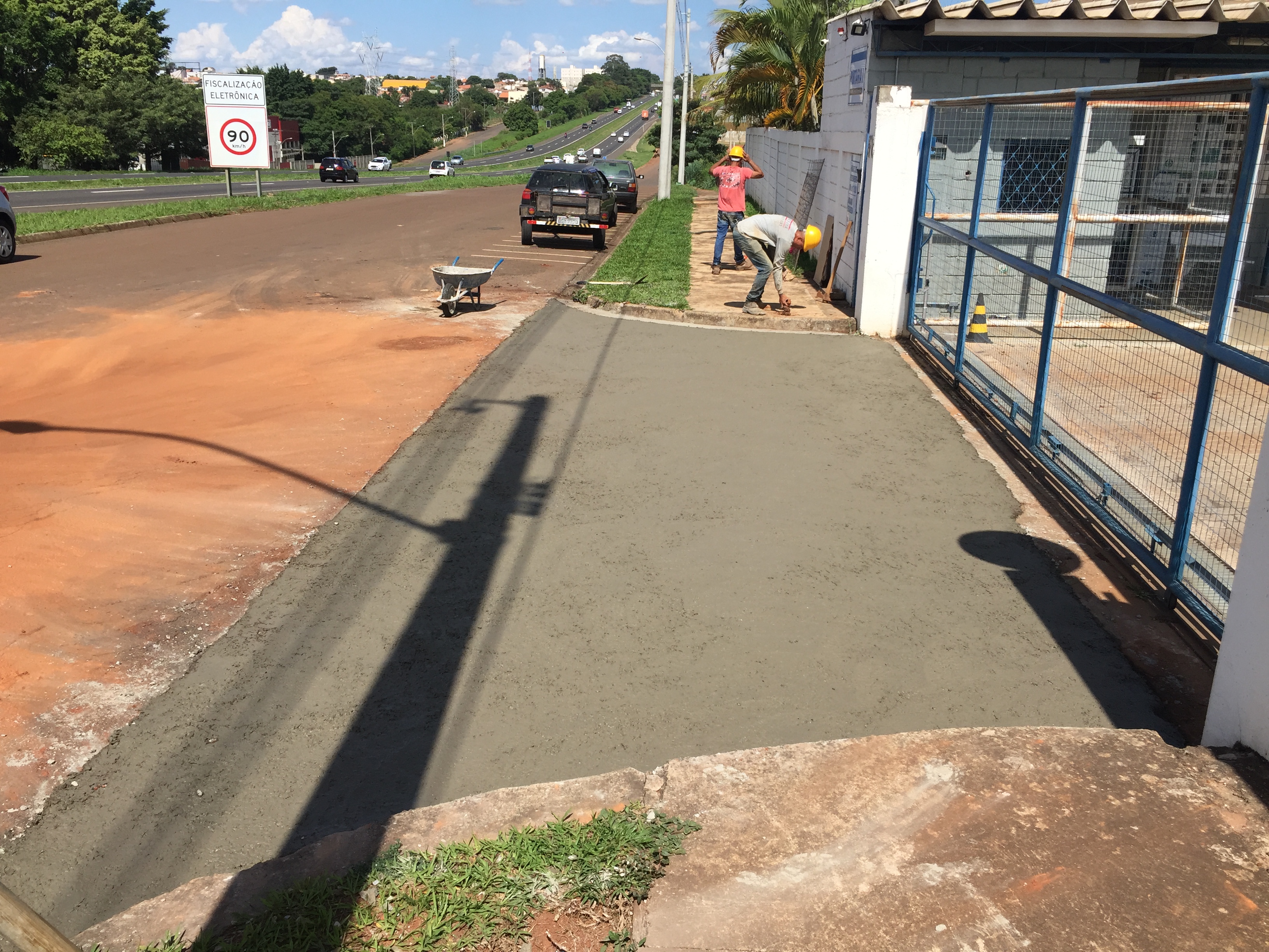 Execução de piso em concreto armado - foto 1