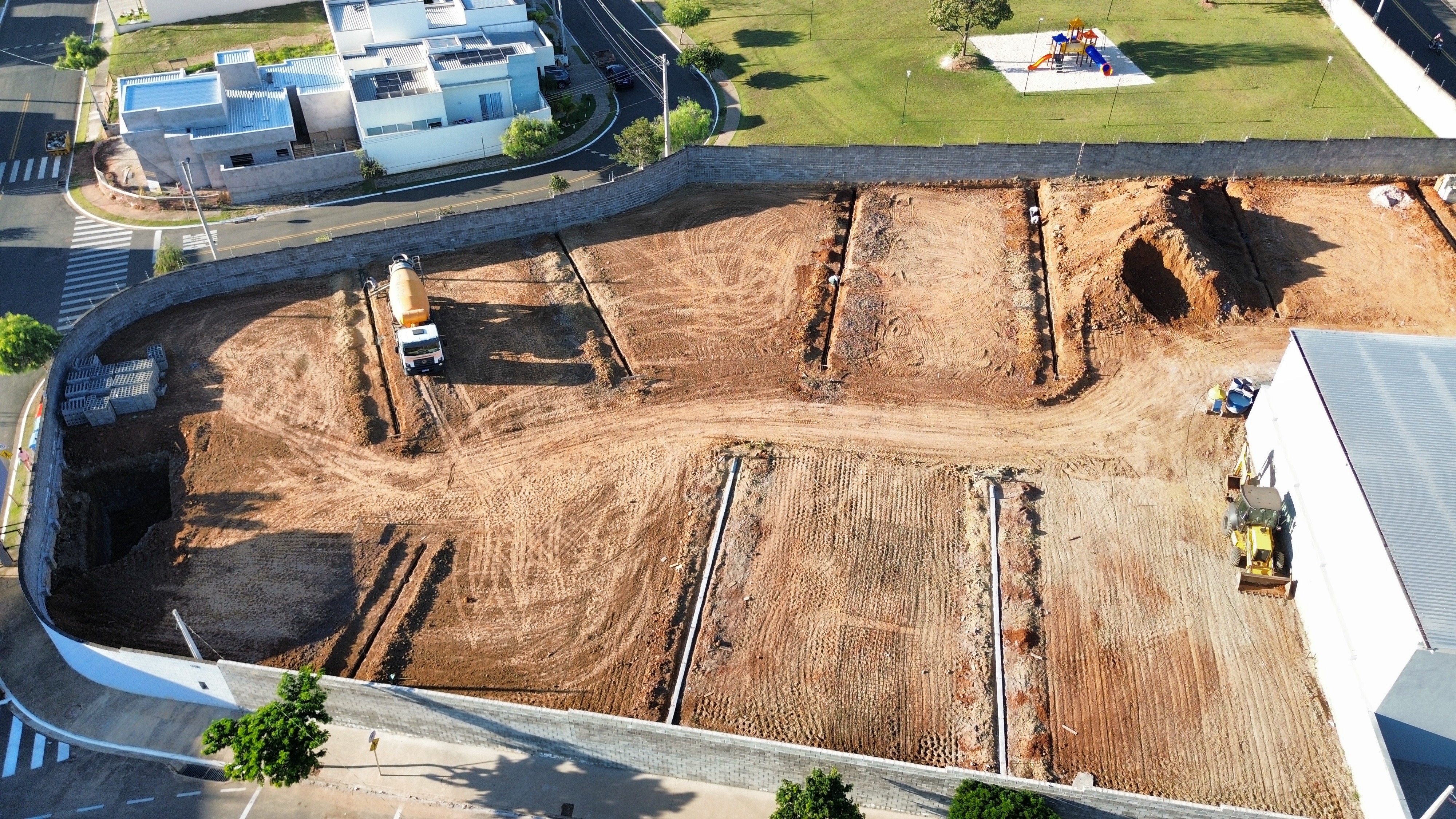CONDOMÍNIO COM 17 CASAS - EM ANDAMENTO - foto 2