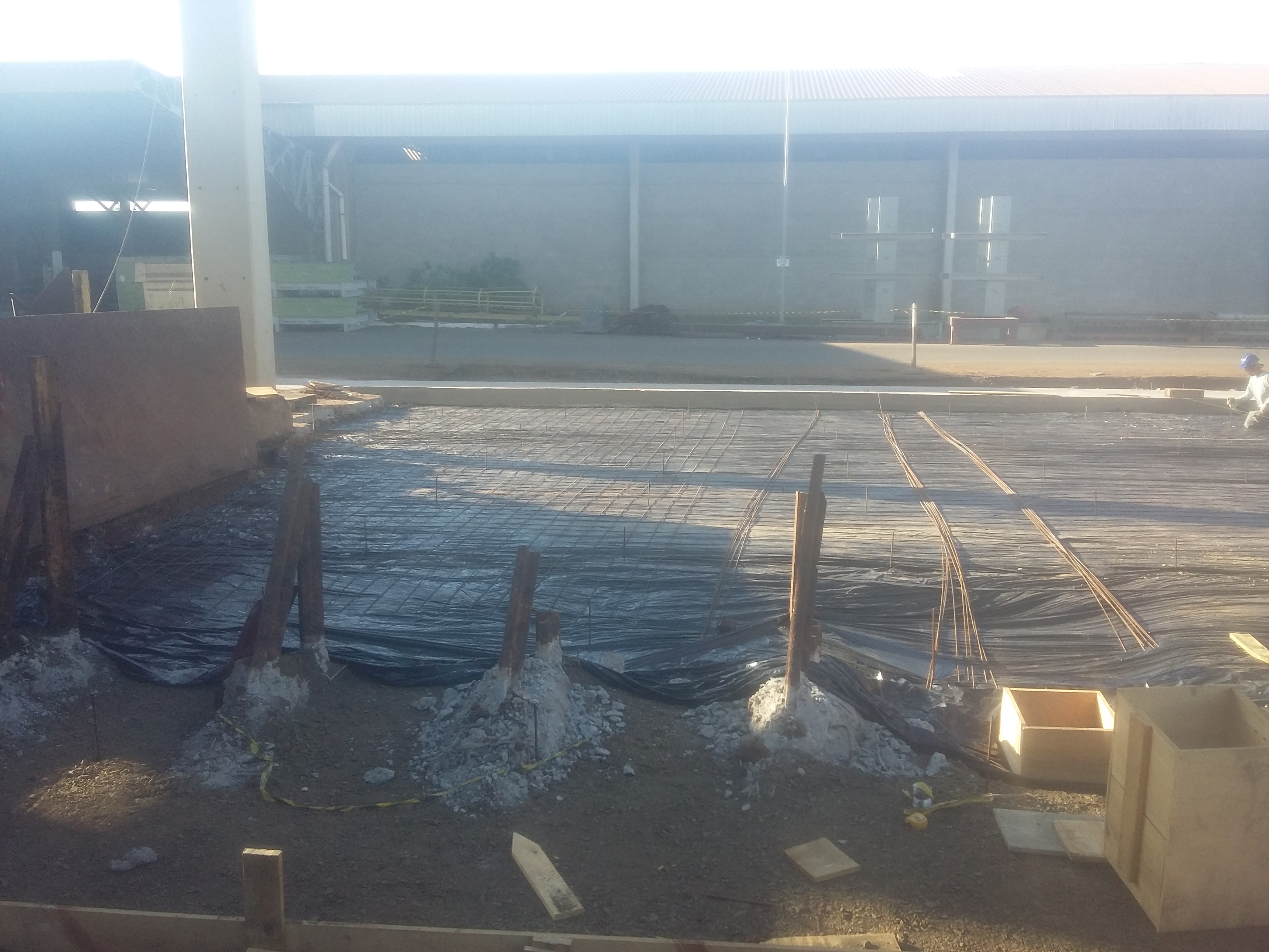 PISO INDUSTRIAL E REFORMA DE QUEBRADOR DE SUCATA - foto 18