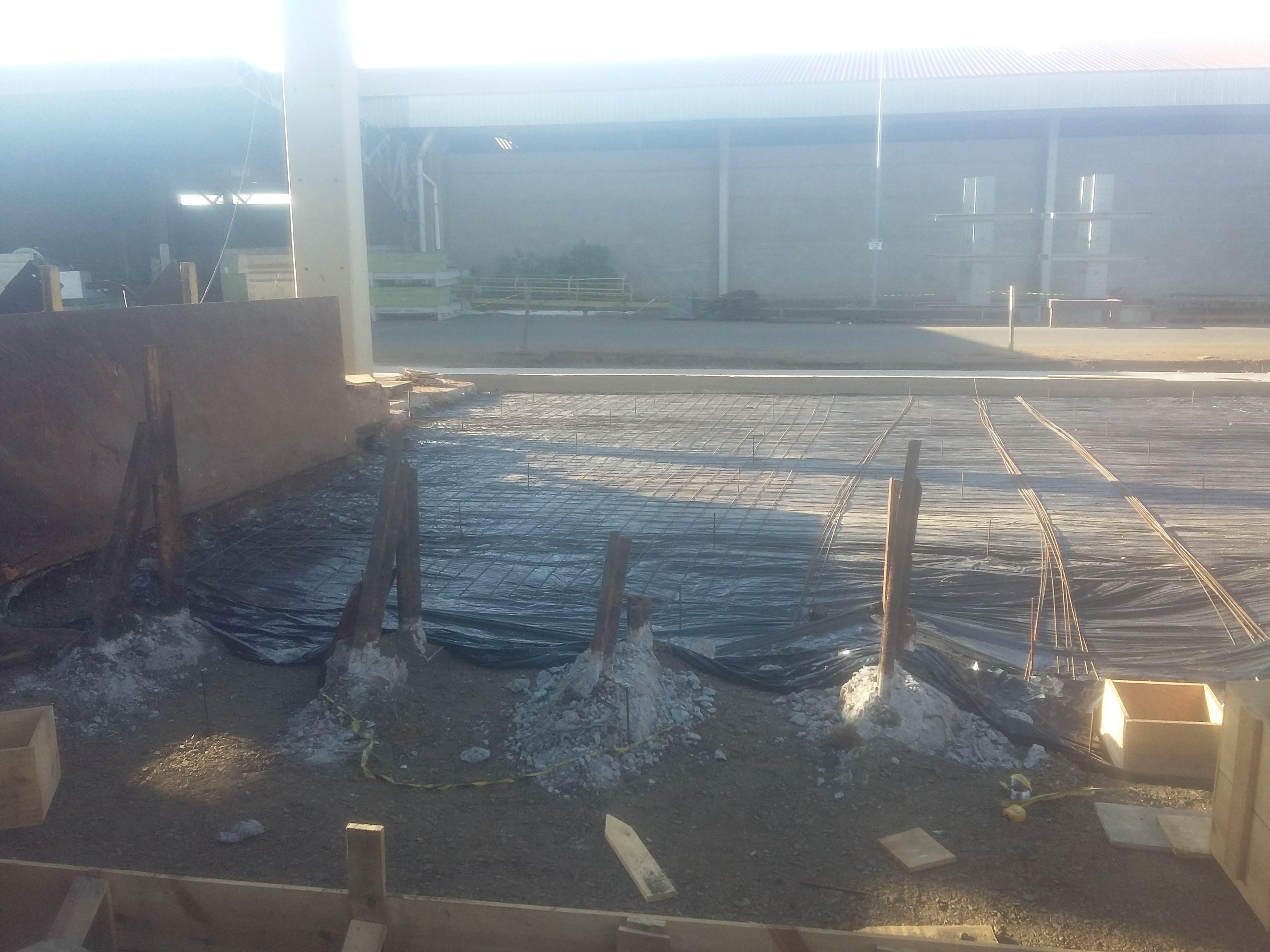 PISO INDUSTRIAL E REFORMA DE QUEBRADOR DE SUCATA - foto 14