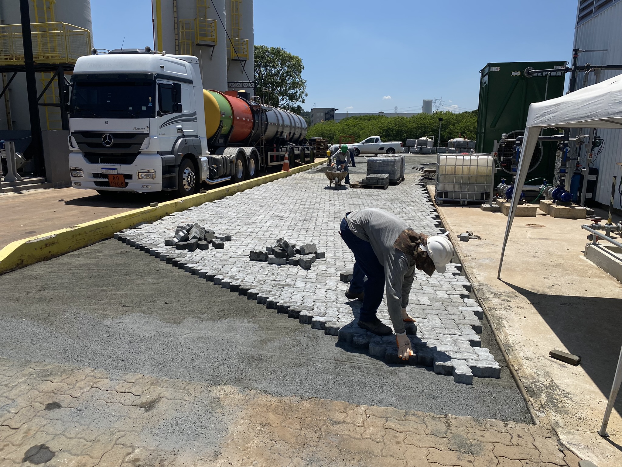 PISO INTERTRAVADO DE CONCRETO PARA TRÁFEGO PESADO - foto 23