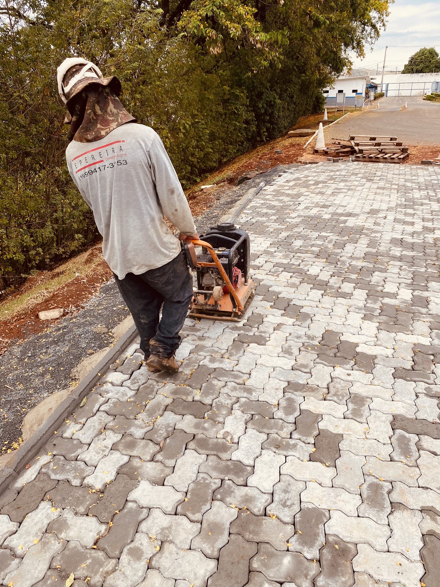 PISO INTERTRAVADO DE CONCRETO PARA TRÁFEGO PESADO - foto 19
