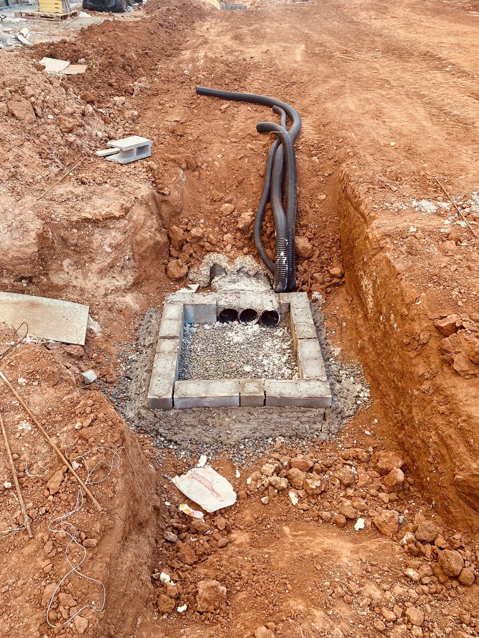 INFRAESTRUTURA PARA INSTALAÇÕES ELÉTRICAS, DADOS E VOZ. - foto 2