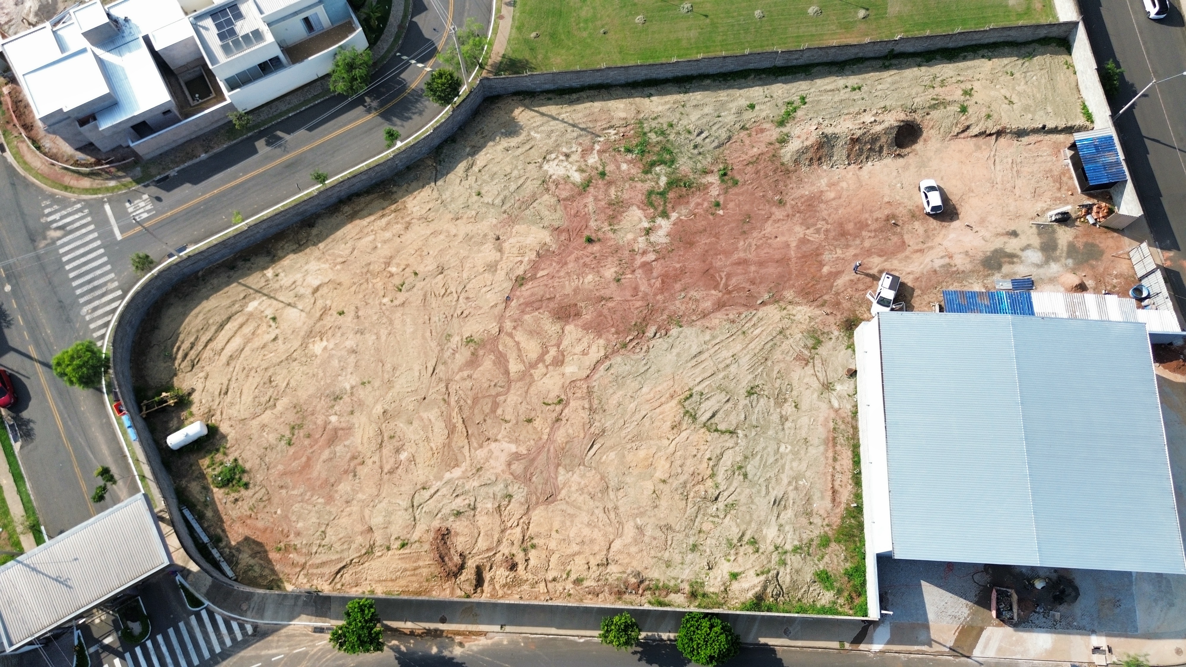CONDOMÍNIO COM 17 CASAS - EM ANDAMENTO - foto 1