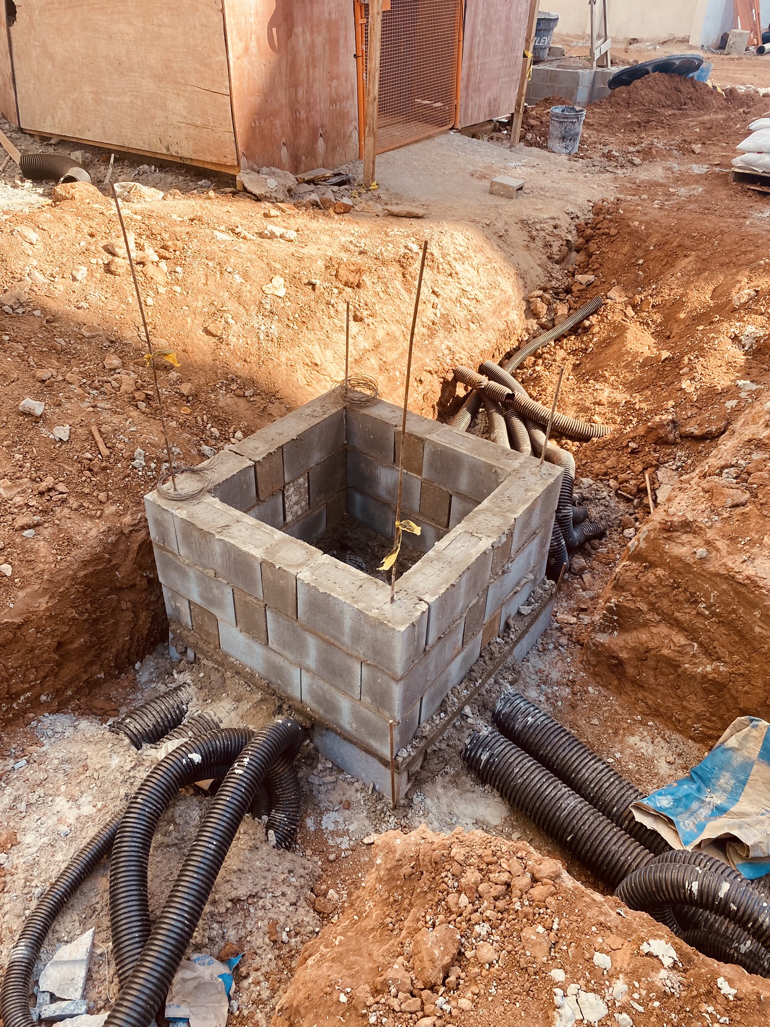INFRAESTRUTURA PARA INSTALAÇÕES ELÉTRICAS, DADOS E VOZ. - foto 3