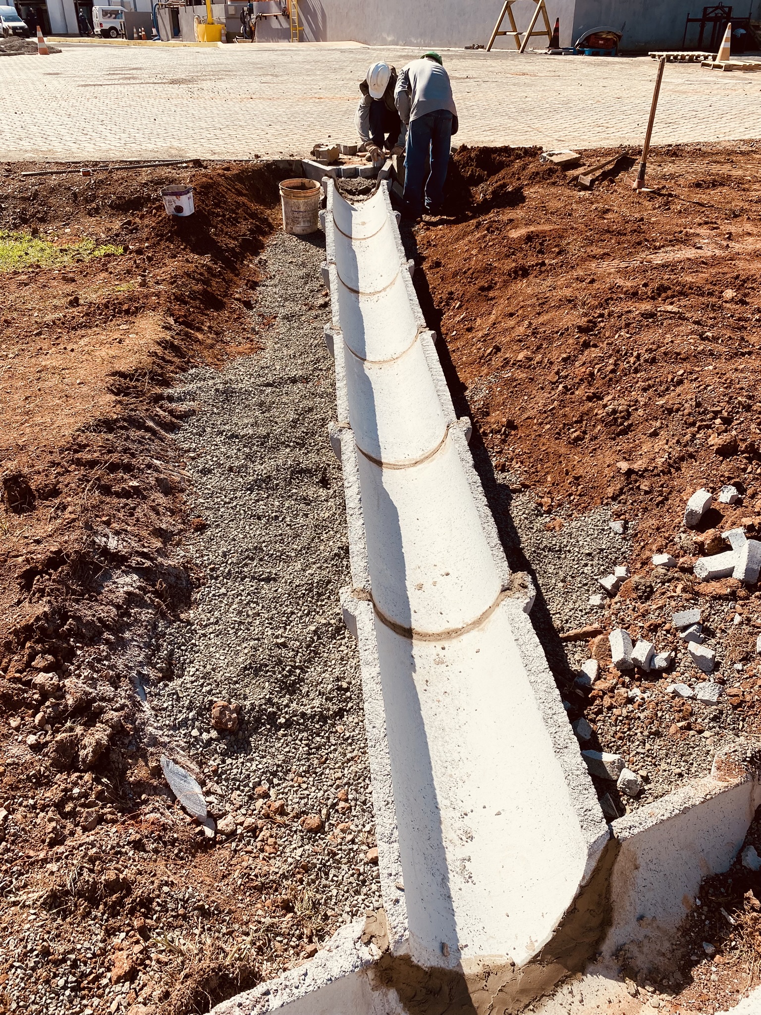 PISO INTERTRAVADO DE CONCRETO PARA TRÁFEGO PESADO - foto 32