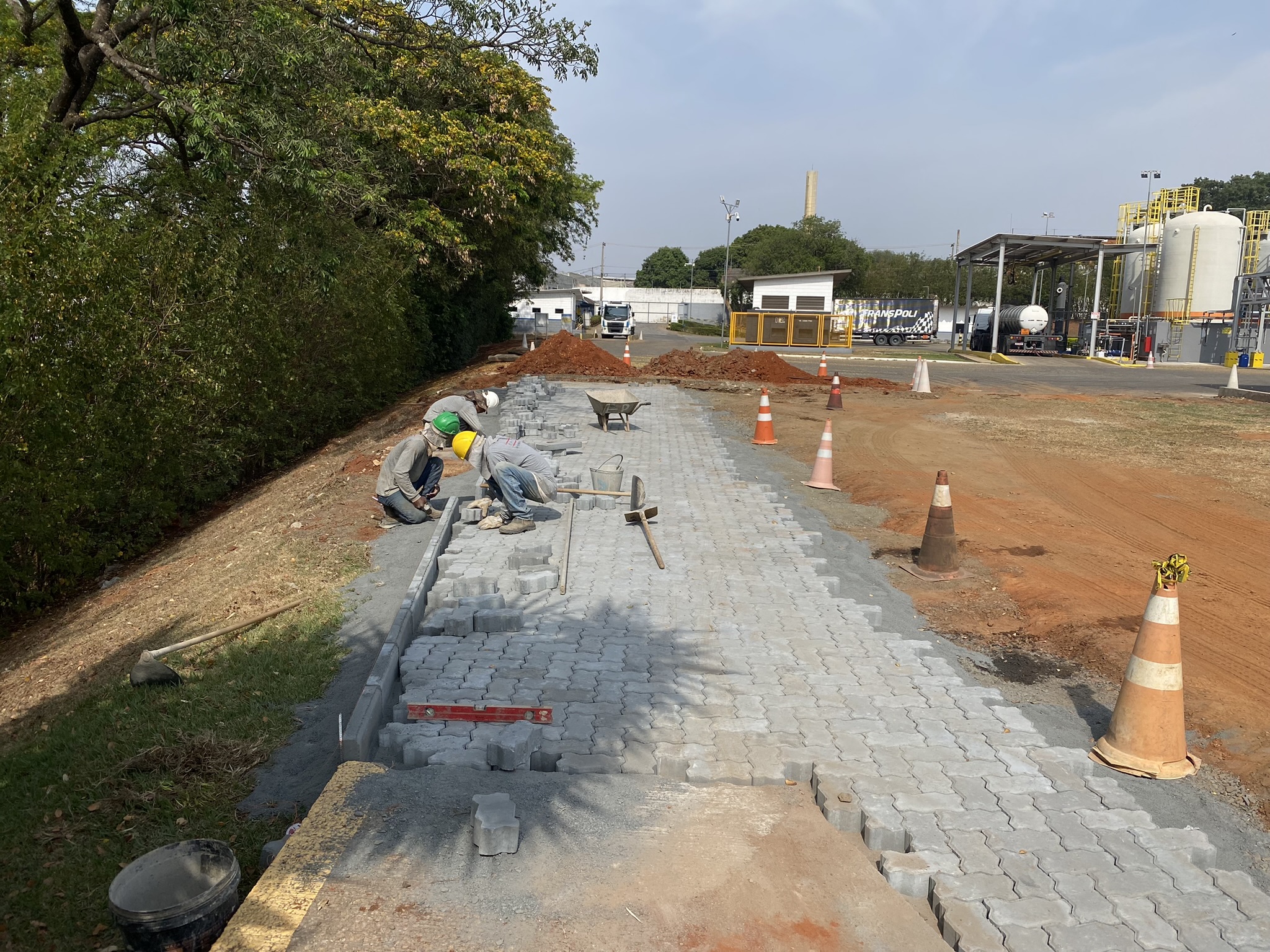 PISO INTERTRAVADO DE CONCRETO PARA TRÁFEGO PESADO - foto 17