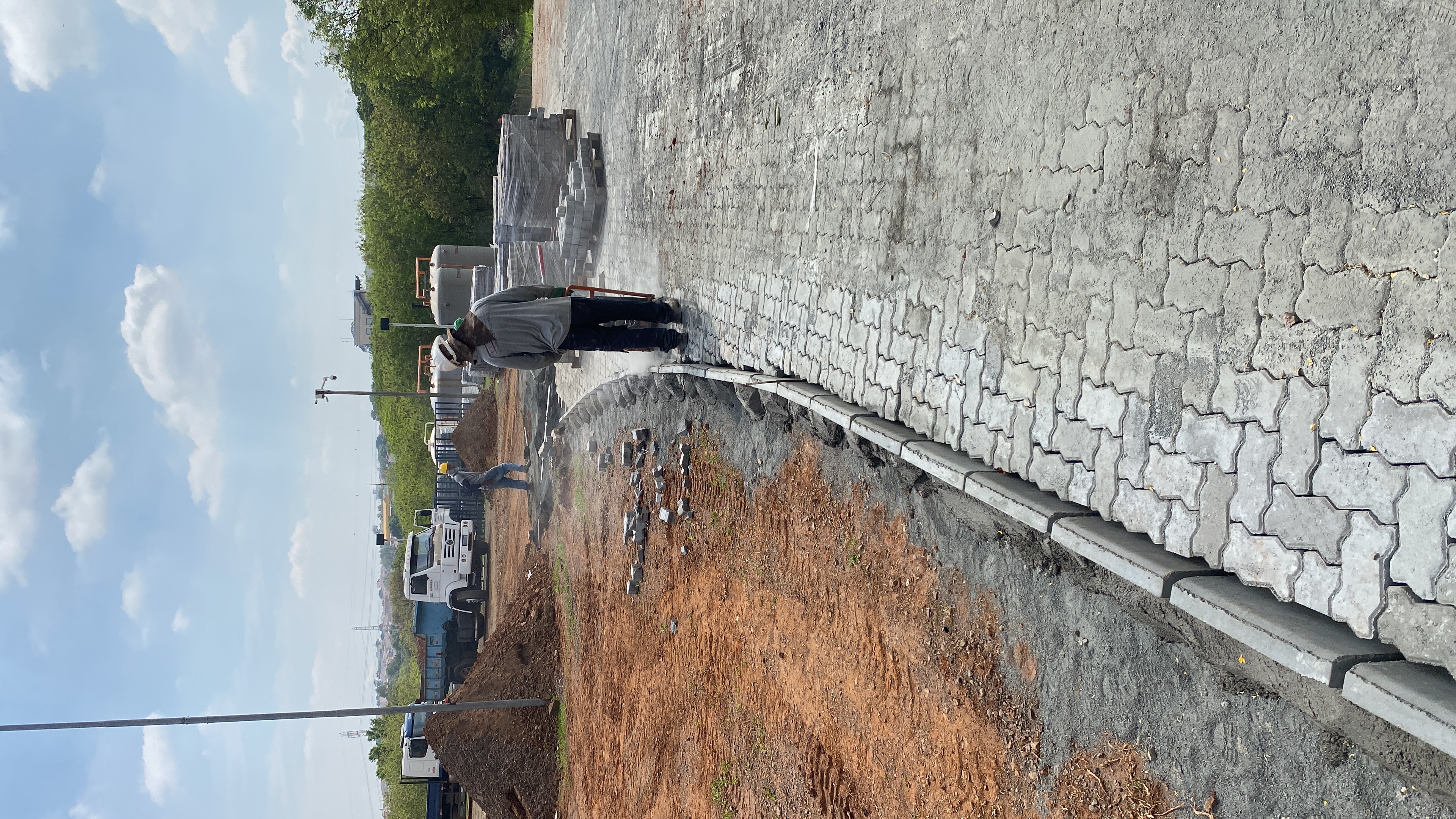 PISO INTERTRAVADO DE CONCRETO PARA TRÁFEGO PESADO - foto 7