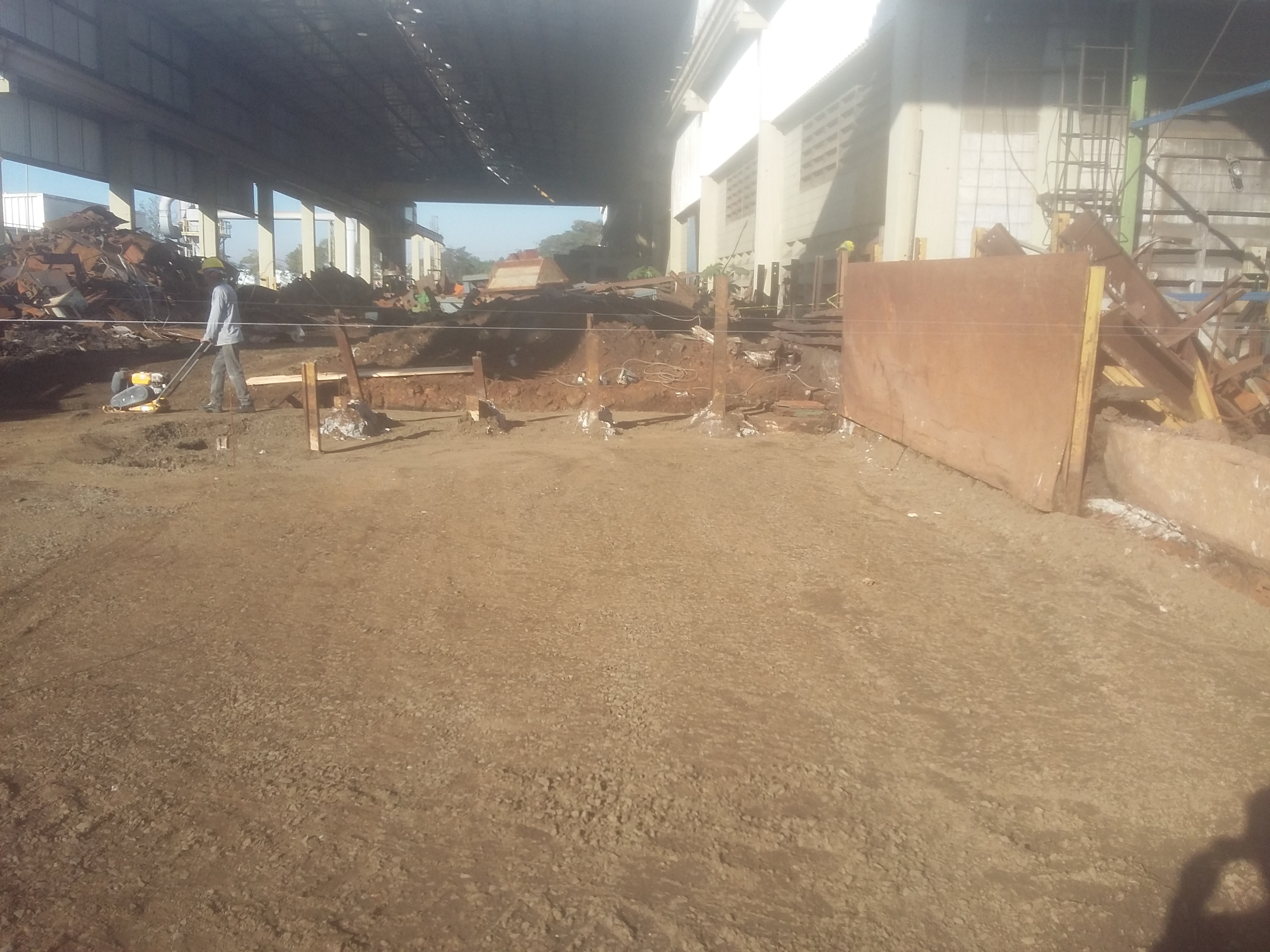 PISO INDUSTRIAL E REFORMA DE QUEBRADOR DE SUCATA - foto 5